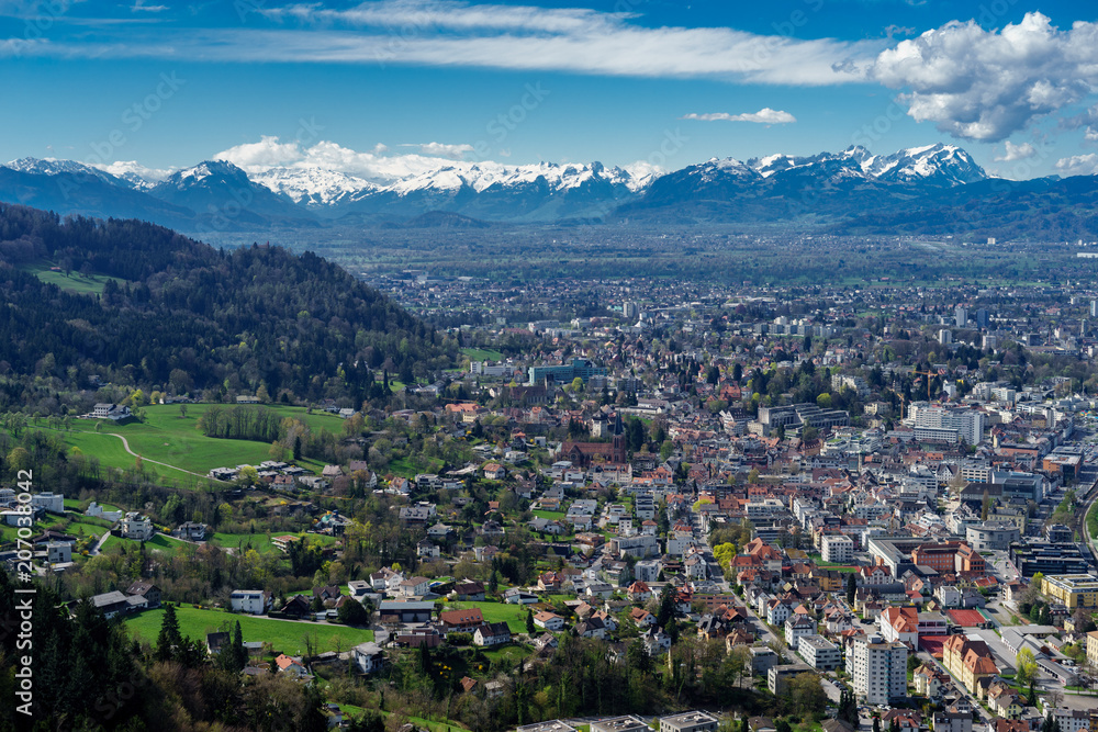 A, Vorarlberg, Blick über Bregenz in das  Rheintal mit Alpsteingebirge, Santis, Altmann