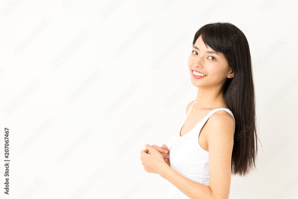 ロングヘアの女性　白バックイメージ