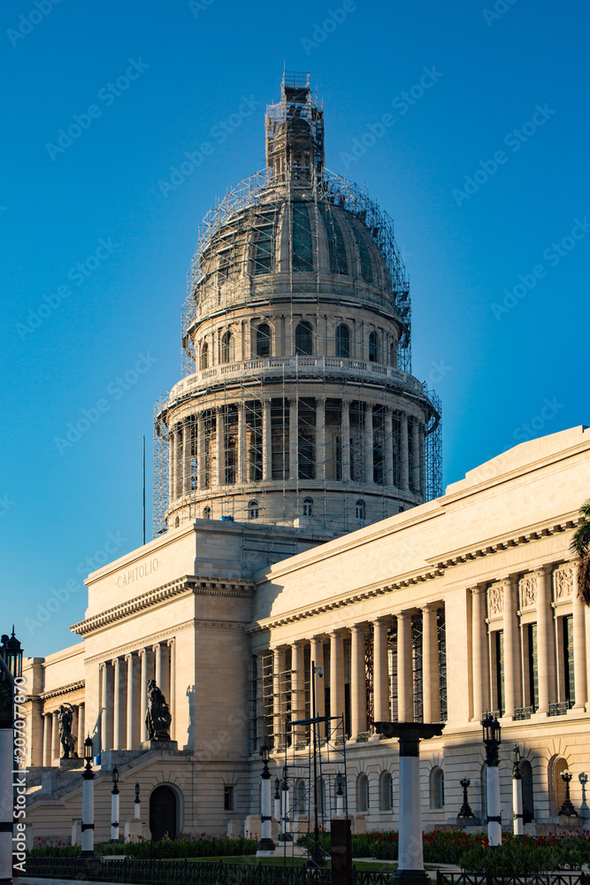Obraz premium Cuban capital building is under renovation in December 2017