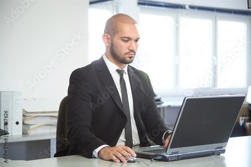 Businessmen am Laptop