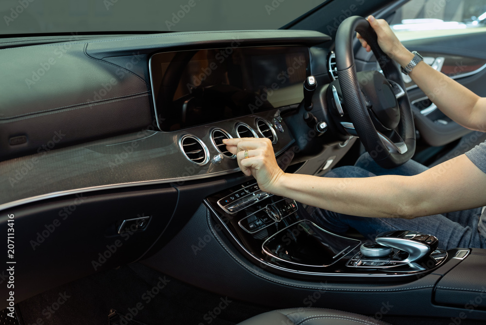 Hand Adjust Car Air Conditioner Direction Hand Adjust Car Air Conditioner Direction