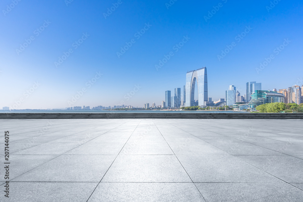 Fototapeta premium city skyline with empty floor