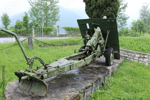 CASTELO DE SOAVE A VERONA ITALIA ARMA ANTIGA DE CISON DI VALMARINO photo