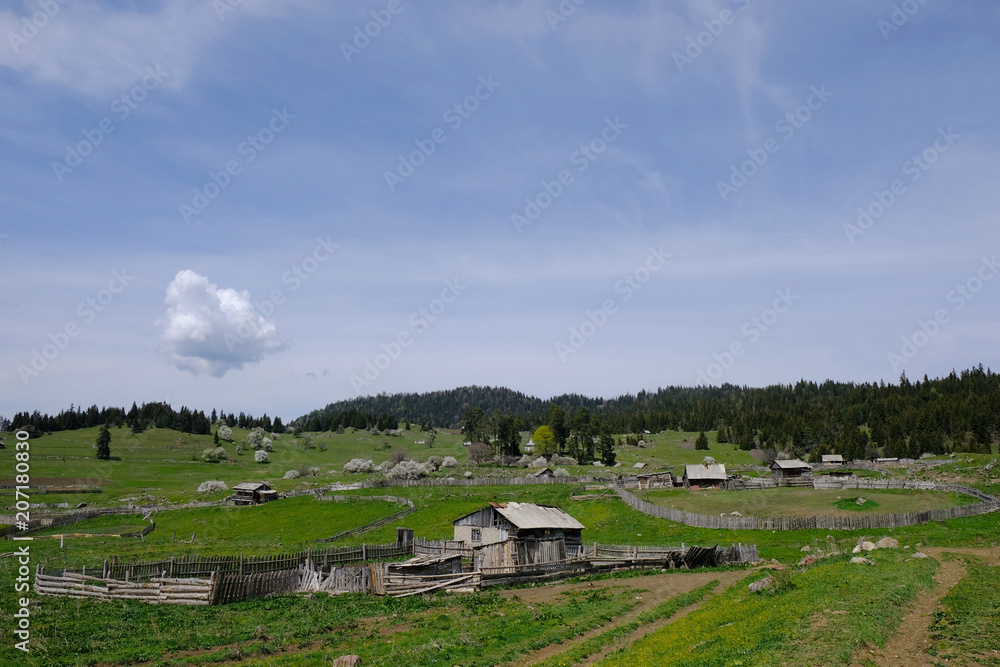 Gruzja, płaskowyż Dabadzveli - górska wioska