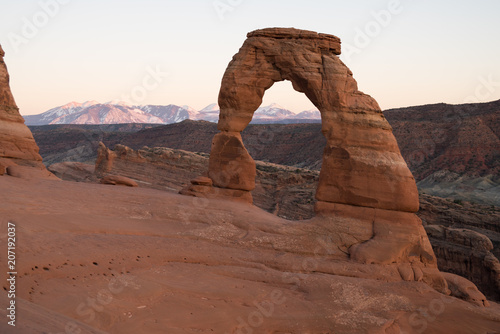 Delicate Arch at sunset in Arches National Park, Utah. 