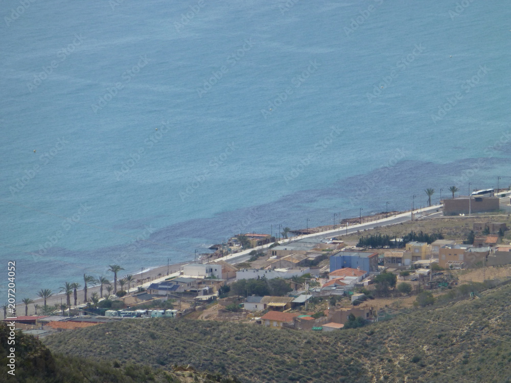 La Batería de Castillitos, fortificación española de soporte de artillería costera situada en el cabo Tiñoso en Cartagena (Murcia, España)