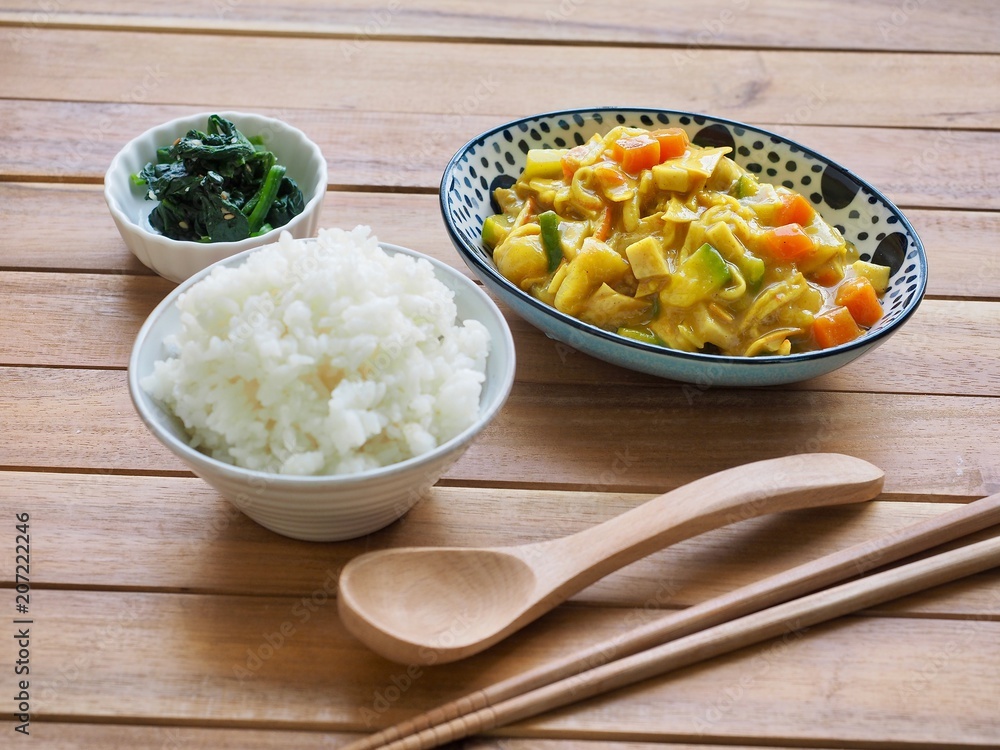 카레와 흰밥 Stock Photo | Adobe Stock