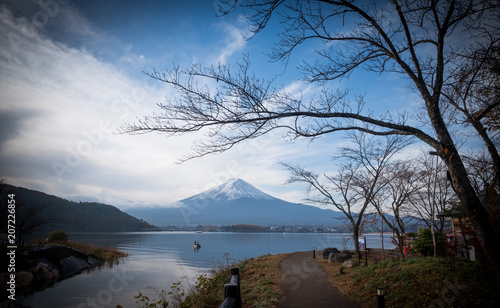 Mount Fuji viewpoint from Kawaguchi lake © nithid18