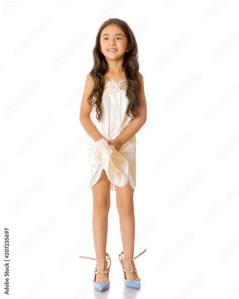 446 Little Girl High Heel Shoes Stock Video Footage - 4K and HD Video Clips  | Shutterstock