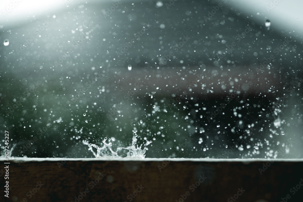 Obraz premium droplet water shape splash of rain