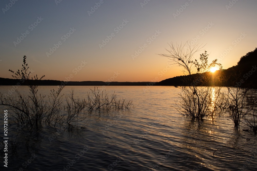 Obraz premium Sunset On The Water