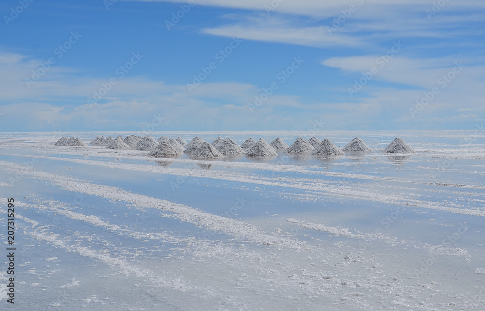 Salt extraction at the Salar de Uyuni (Bolivia)