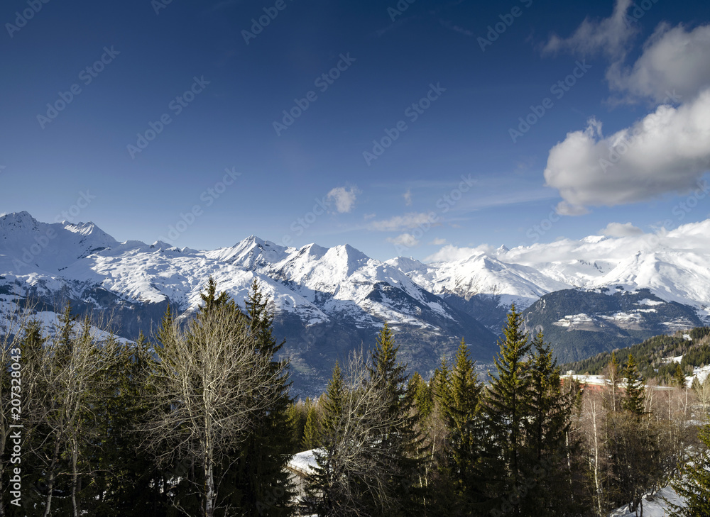 Obraz premium sunny french alps mountain snow view in les arcs france