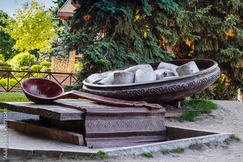 Foto Monument Poltava dumplings Ukrainian traditional national dish