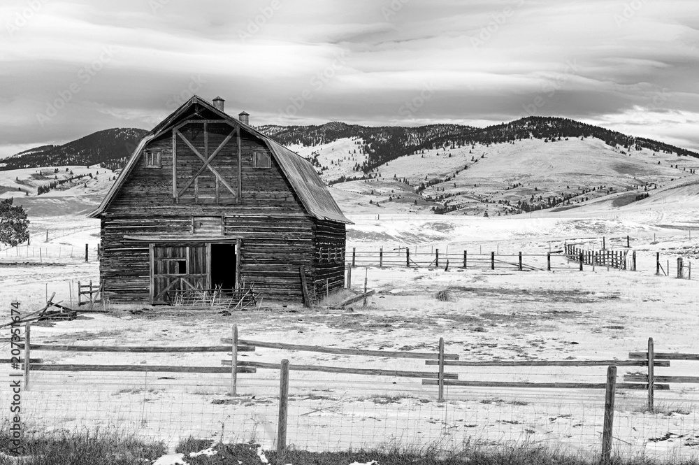 Barn Montana Winter