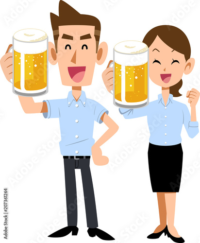 ビールで乾杯する夏服の男女
