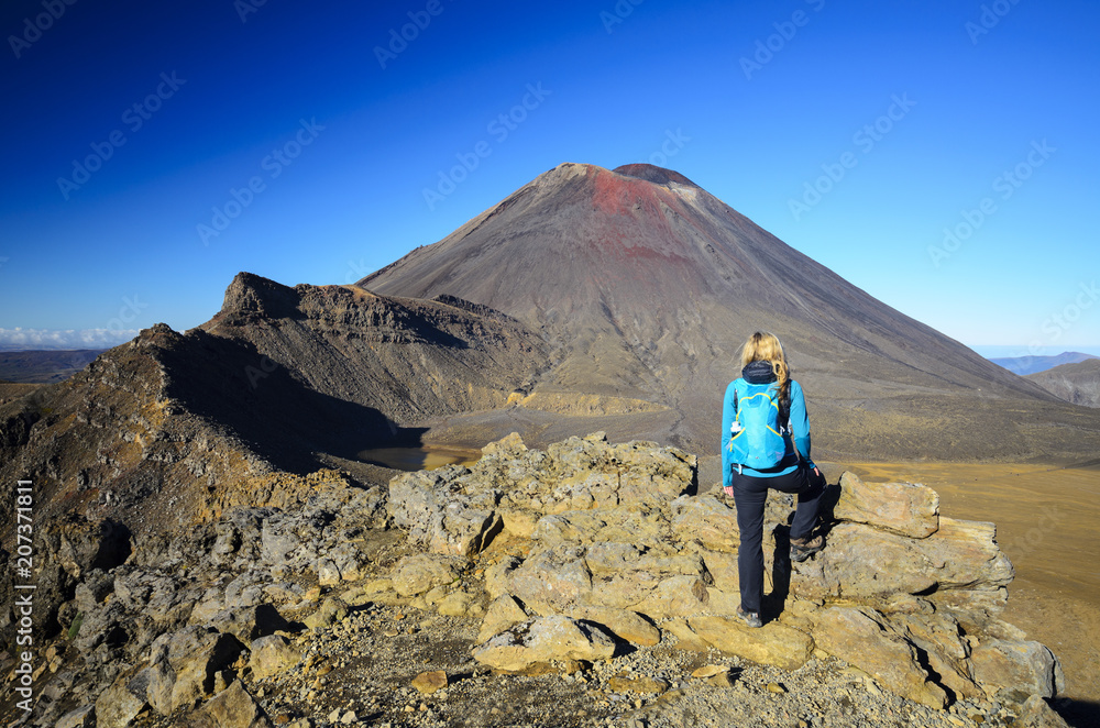Fototapeta premium Woman at Tongariro Alpine Crossing