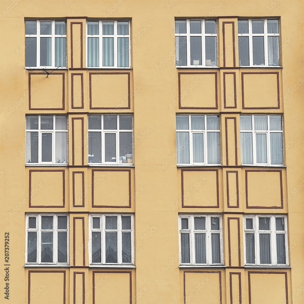 Obraz premium Windows on the facade of building