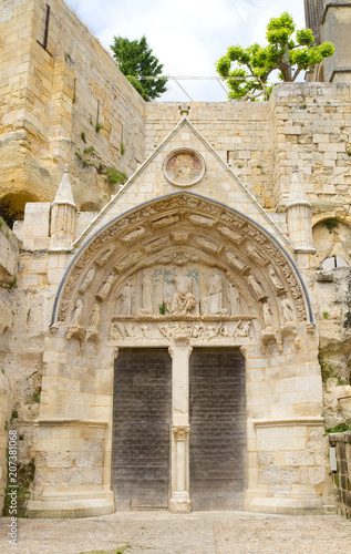 Felsenkirche in Saint-  milion