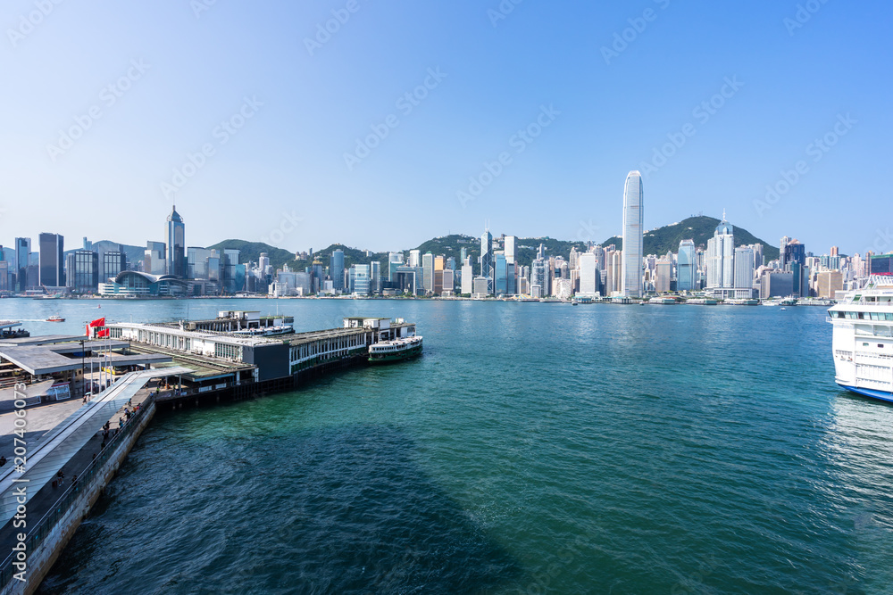 Naklejka premium city skyline in hongkong china