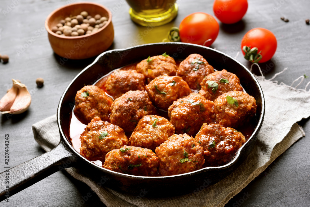 Meatballs with tomato sauce Meatballs with tomato sauce