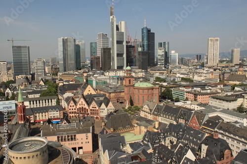 Frankfurt  Blick vom Dom auf Altstadt und Skyline