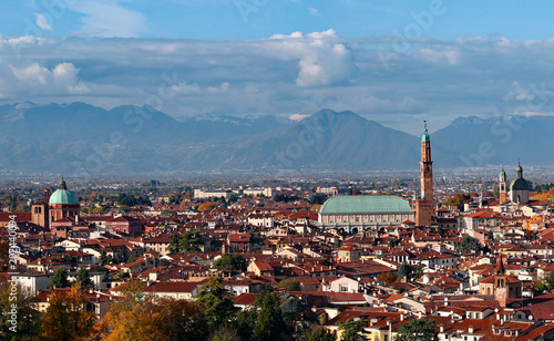 Tableau sur toile Vicenza Italy panoramic view very wide angle
