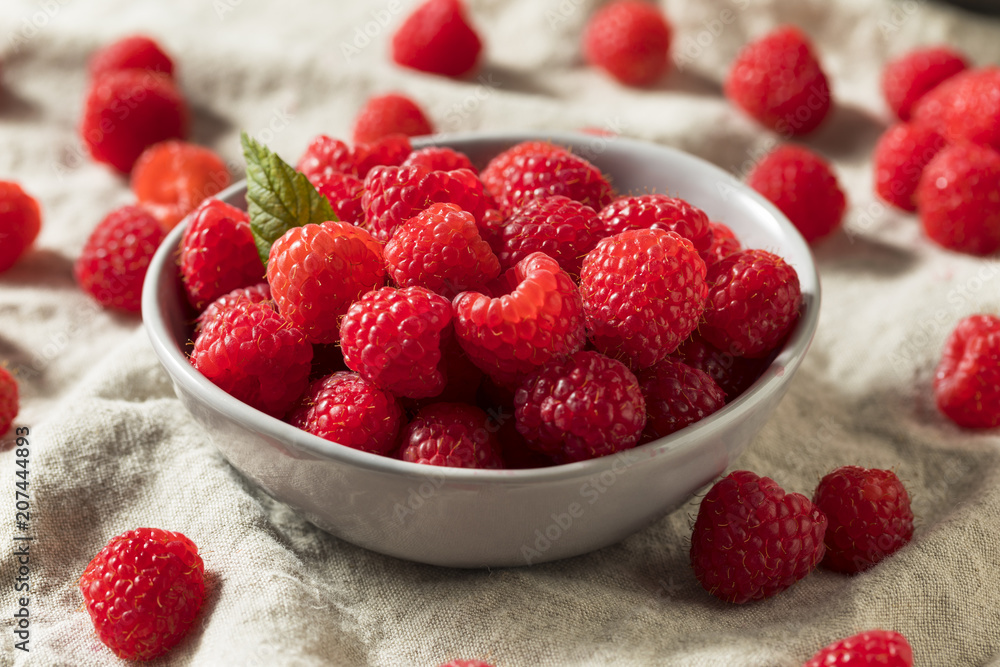 Raw Red Organic Raspberries Raw Red Organic Raspberries