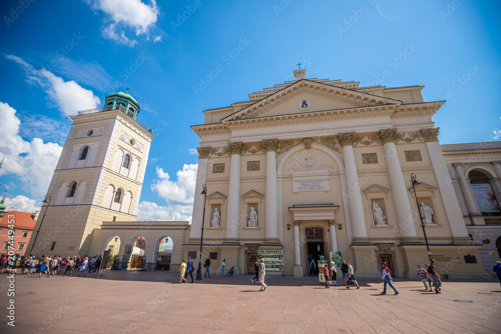 Obraz premium Saint Anne church facade in Warsaw