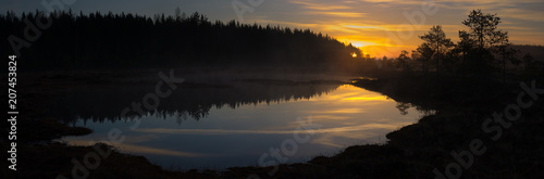 Fototapeta Naklejka Na Ścianę i Meble -  Sunrise reflections
