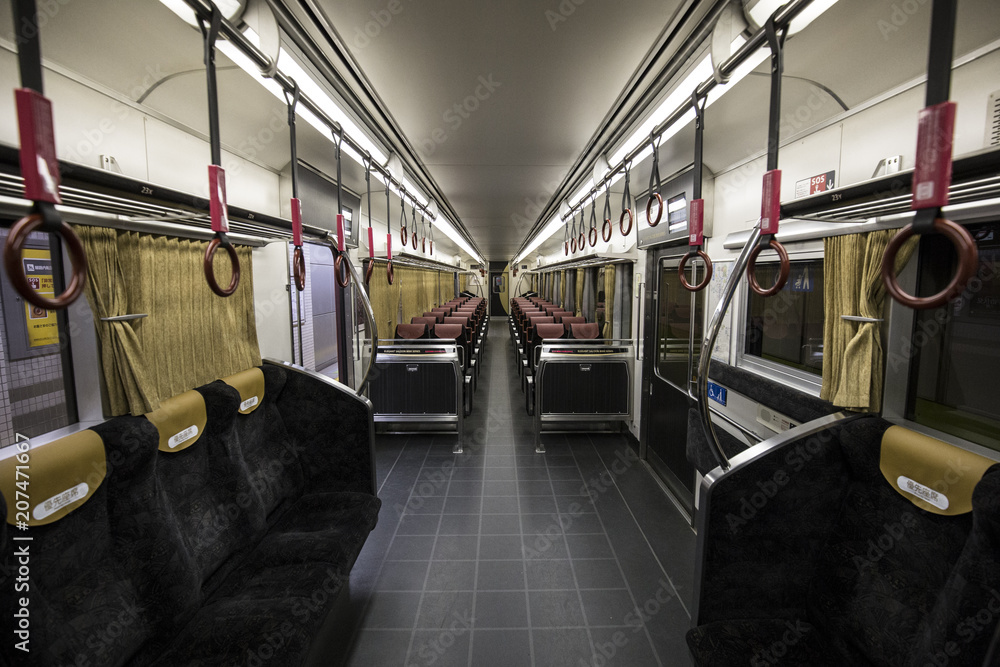 Fototapeta premium 京阪電車の車内