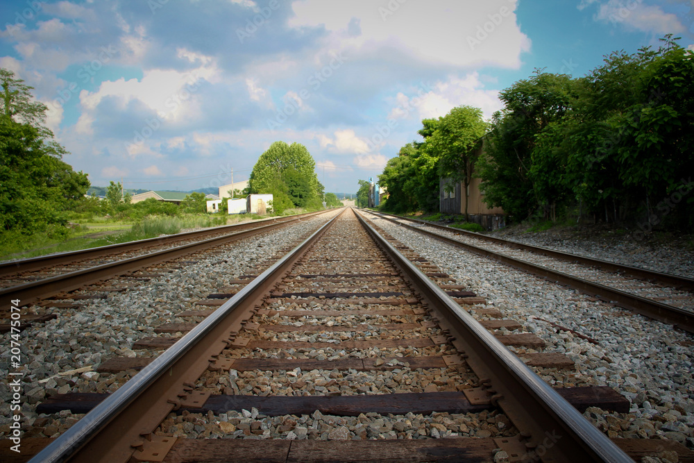 Obraz premium Down the tracks