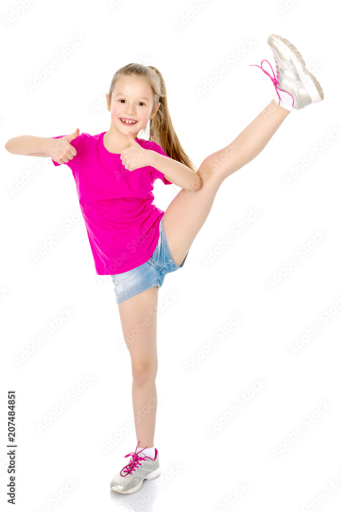 Little girl doing twine Little girl doing twine