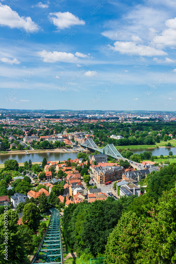Blick über die Elbe auf Dresden