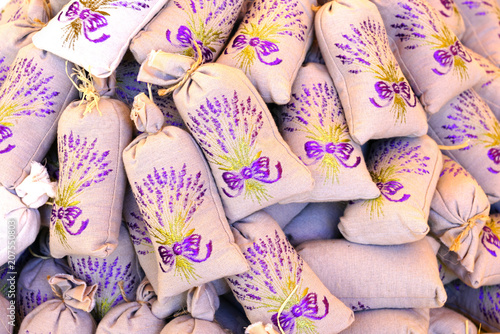 Fragrant dried lavender flowers in sachets © eqroy
