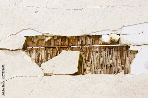 wall destroyed decoration