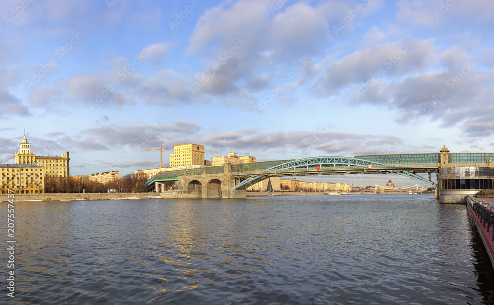 Fototapeta premium Pushkinsky Bridge in Moscow. Russia
