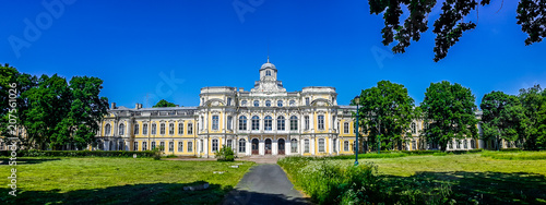 Fotografi Baroque palace in the estate Znamenka near St.Petersburg, Russia.