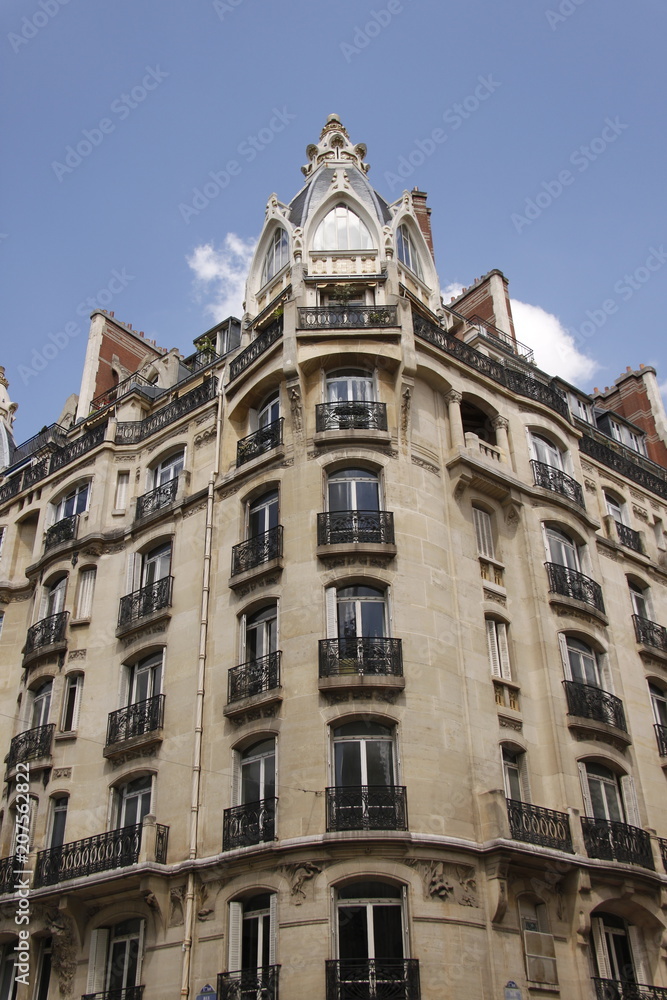 Immeuble du quartier de la plaine Monceau à Paris	