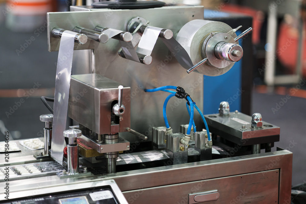 Automatic packing machine with plastic bag and paper box Automatic packing machine with plastic bag and paper box