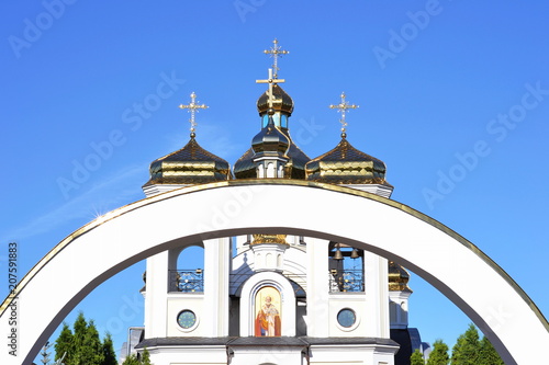 Golden domes Svyatogo Nikolaya Chudotvortsa. photo