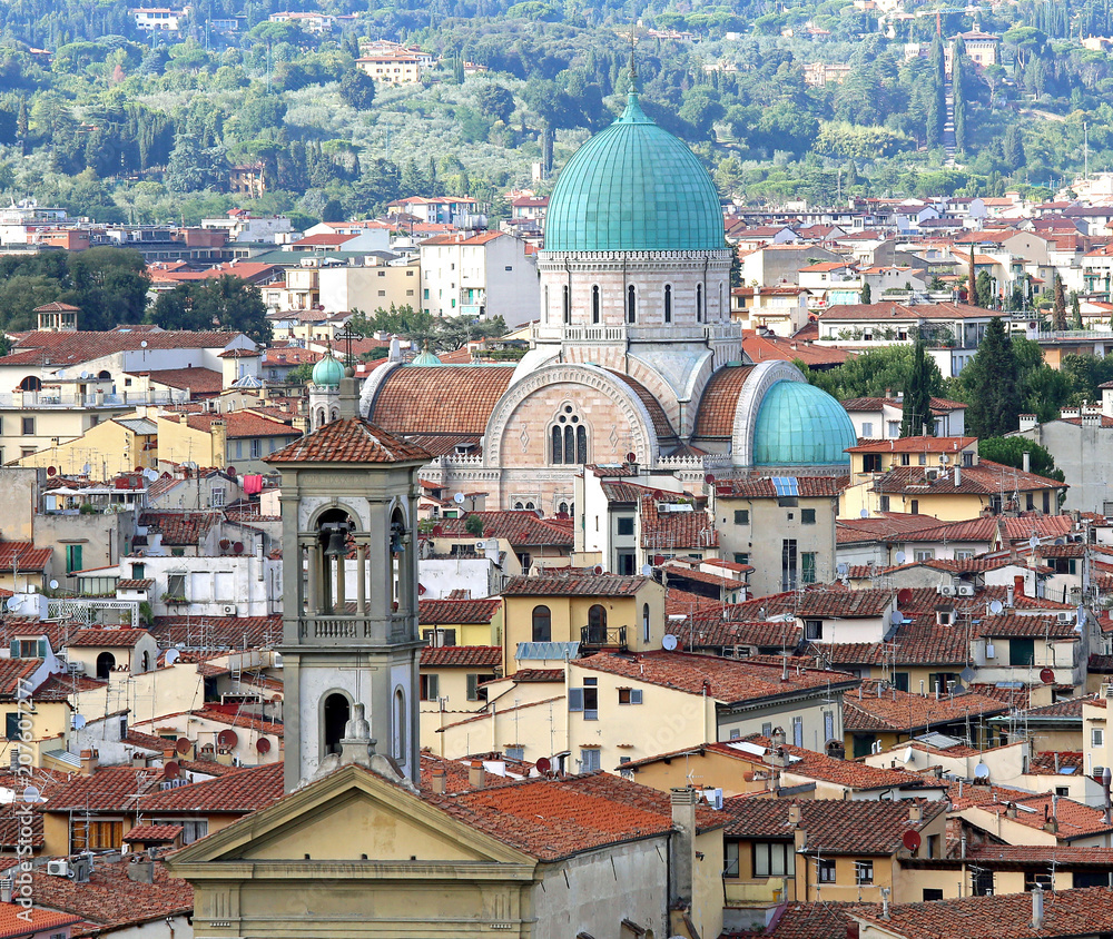 Fototapeta premium Florence Italy big dome of the synagogue and a chruch