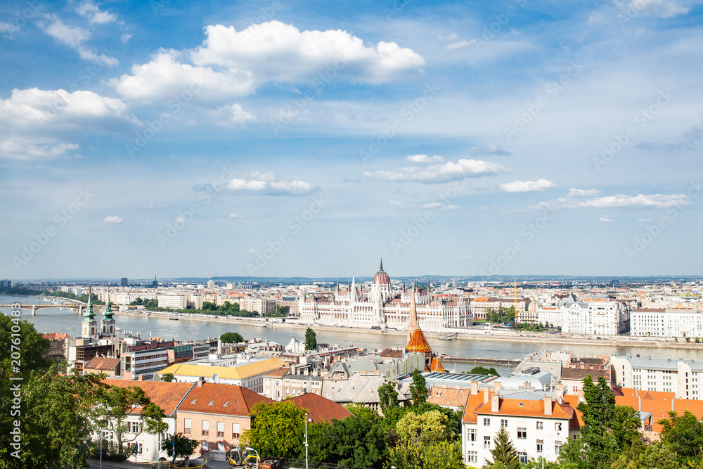 Naklejka premium Budapest architecture and life