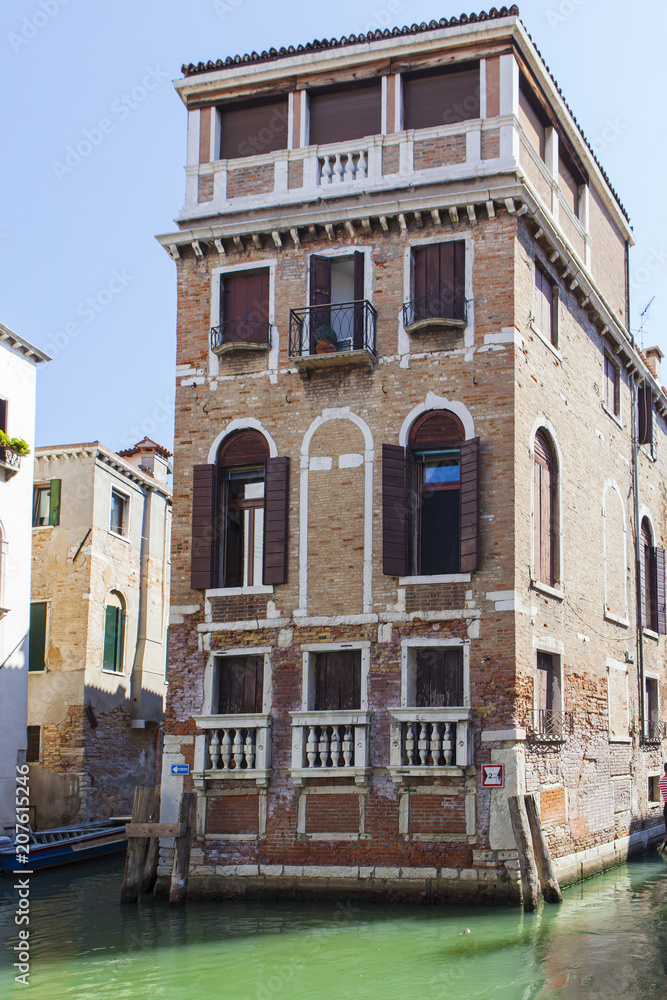 buildings in venice