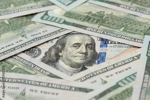 100 dollar green banknote with Behjamin Franklin