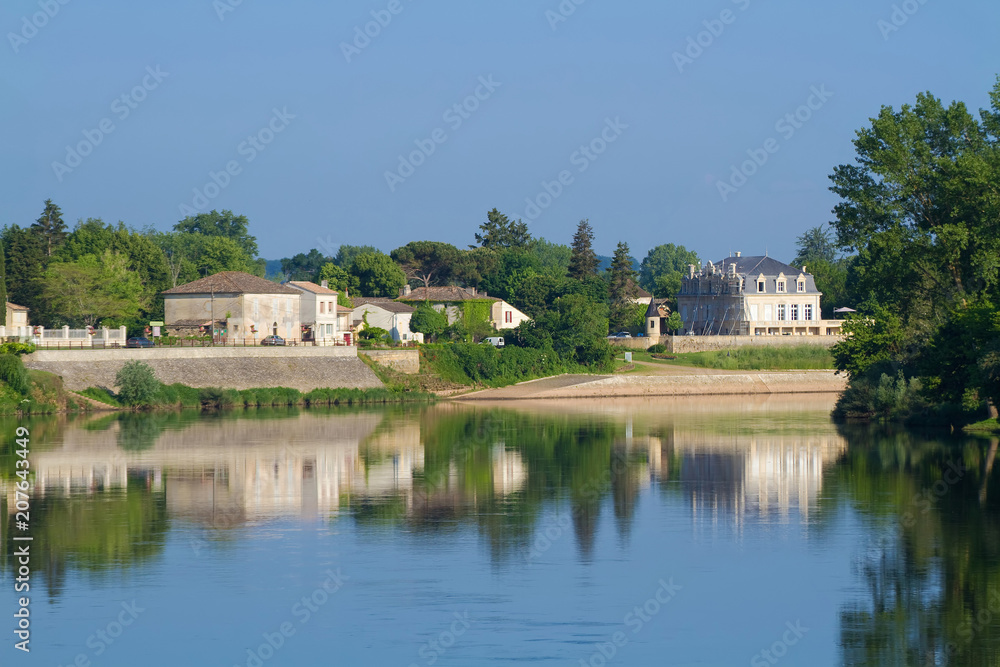Flusslandschaft in Frankreich