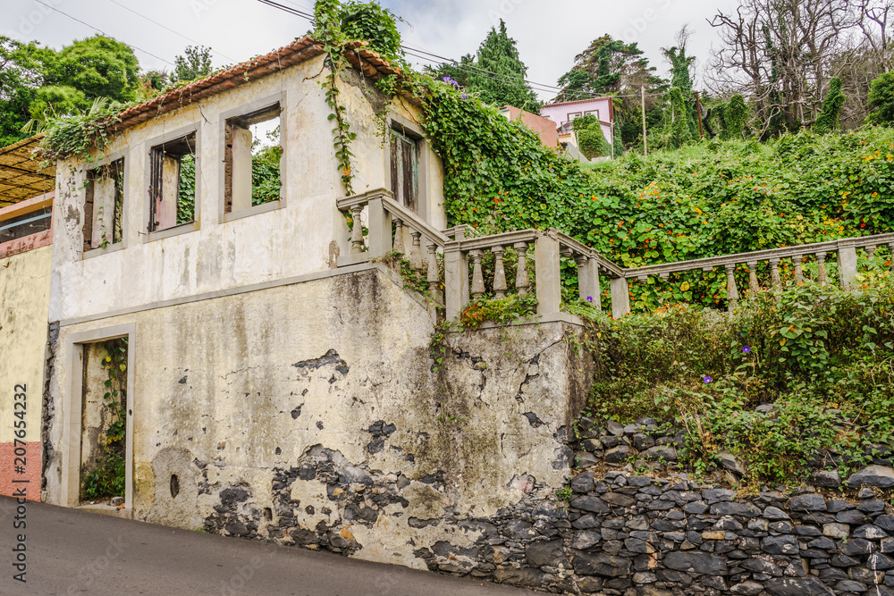 Gebäude am Monte, Funchal, Madeira