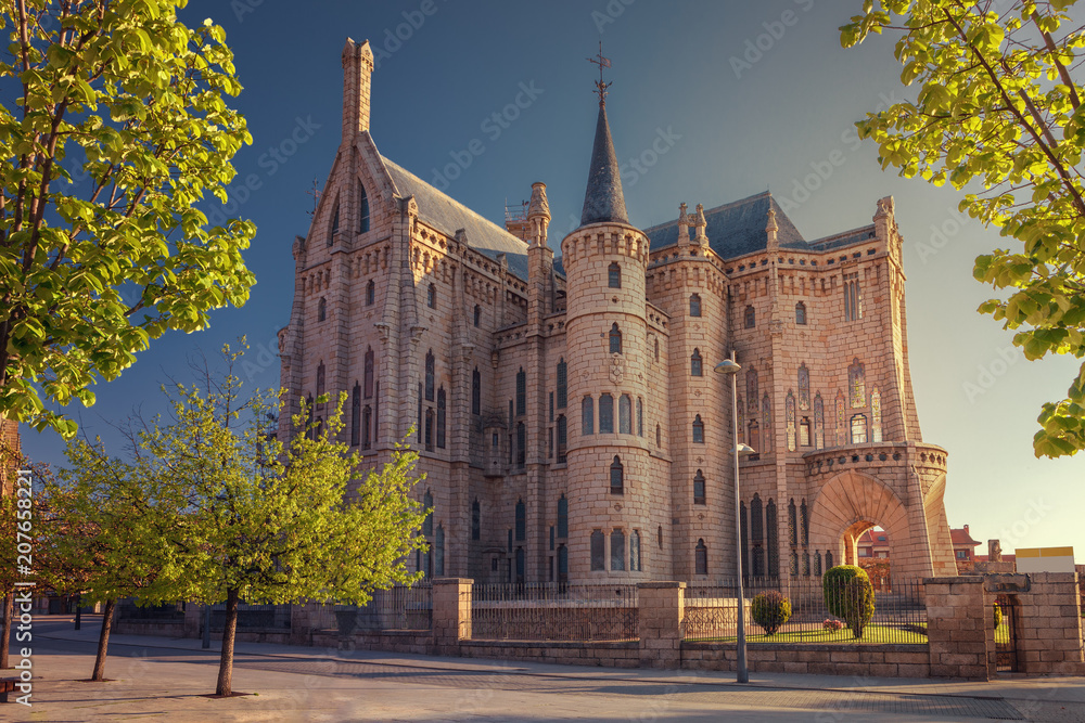 Obraz premium Sunrise in the episcopal palace Astorga, pilgrim route to St James Way, Spain. UNESCO World Heritage Site