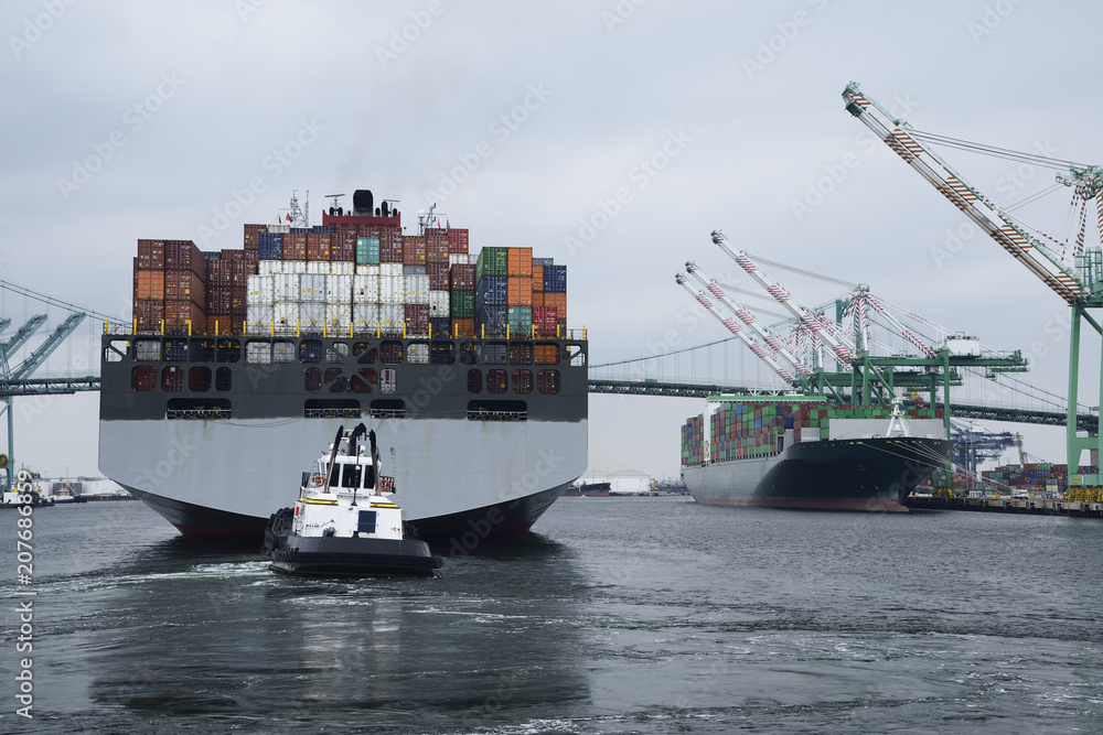 Fototapeta premium Cargo ship
