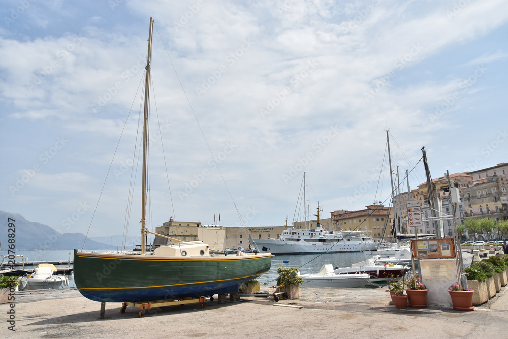 Fototapeta premium barca a vela